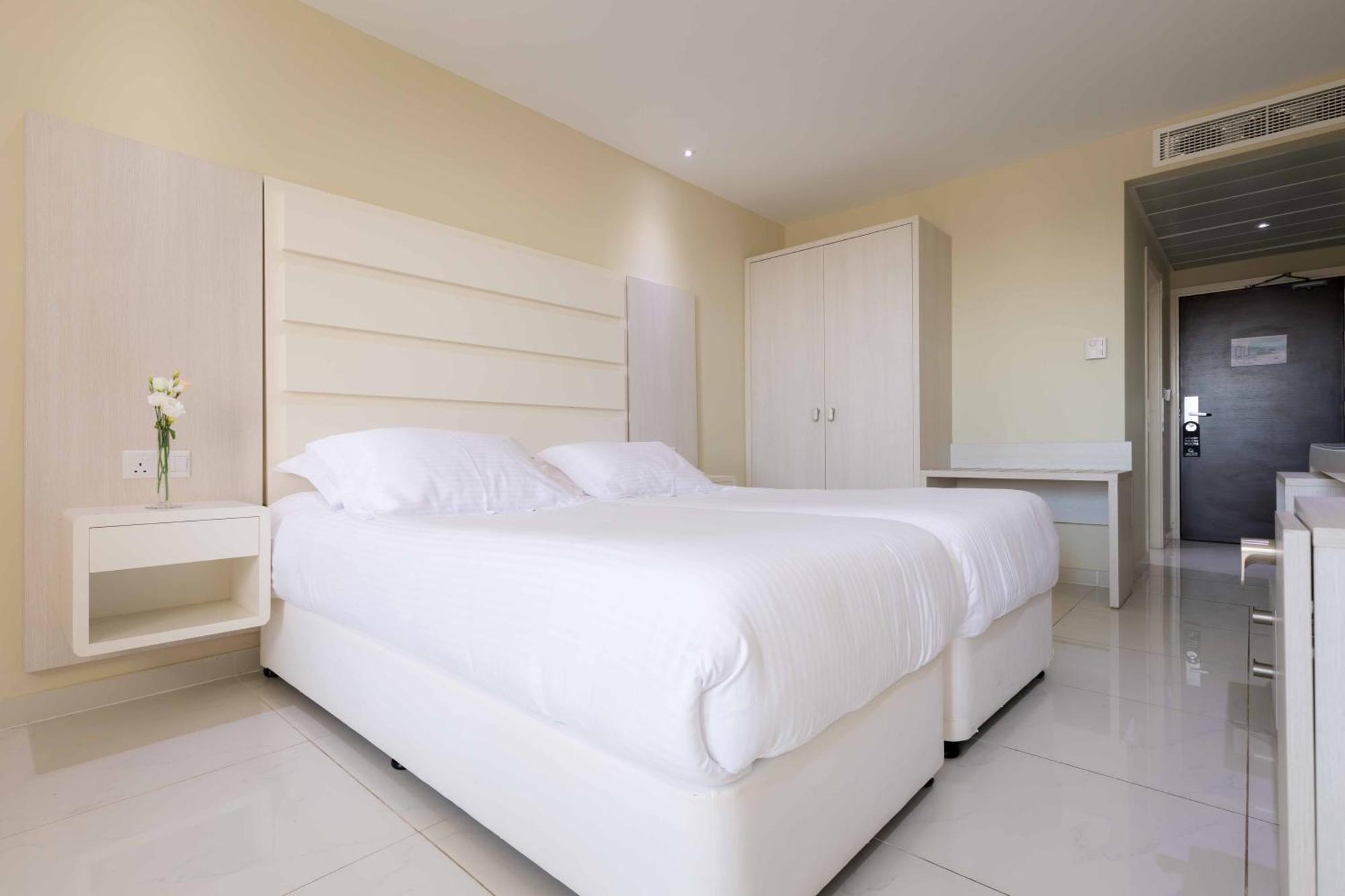 Twin Room with Inland View,1558173313:JPEG
